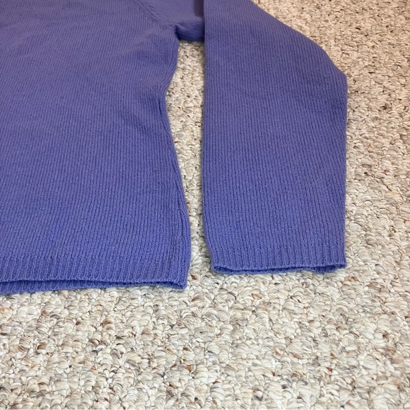 Gap Vintage Womens Vneck Sweater Size XL 100% Lambs Wool Pullover Casual - Picture 9 of 10